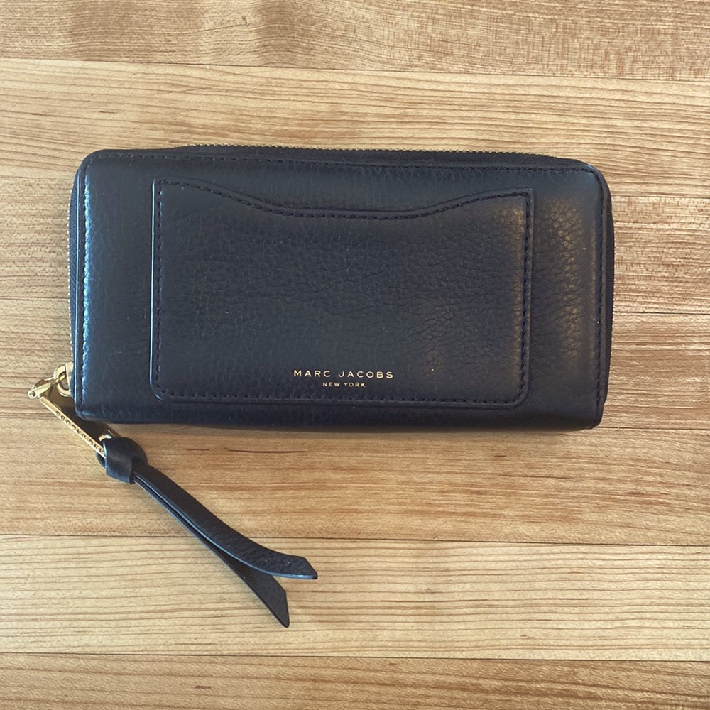 Marc Jacobs Black Leather Wallet, like new